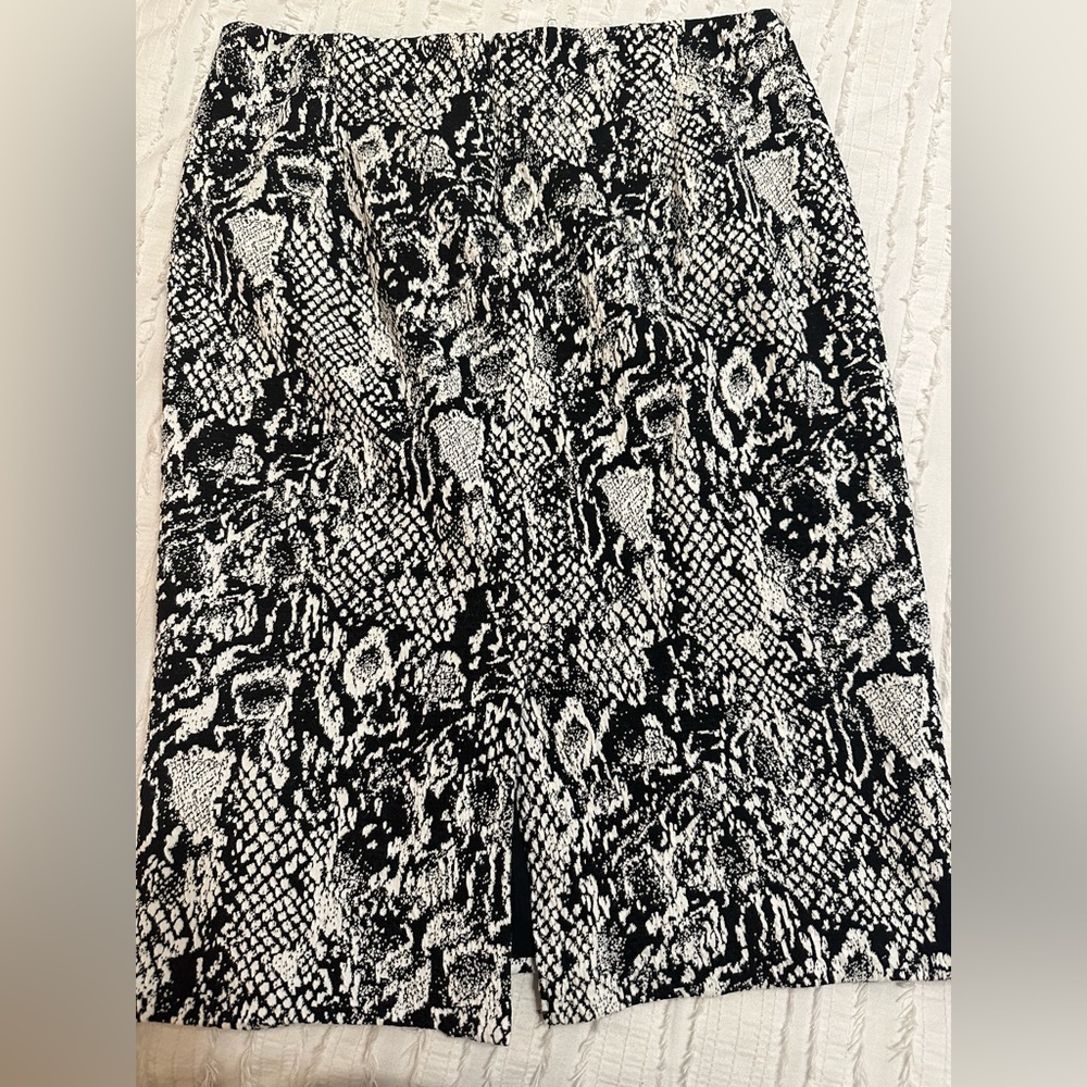New York and Company Skirt Sz 12
